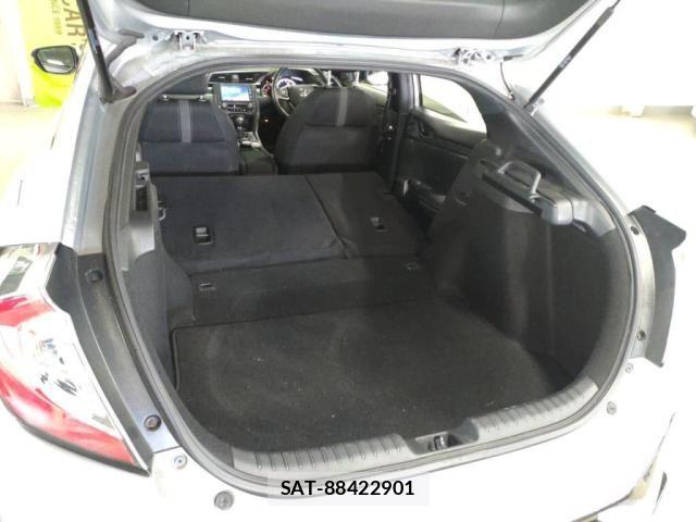 Honda CIVIC 2018-05 6814210-26