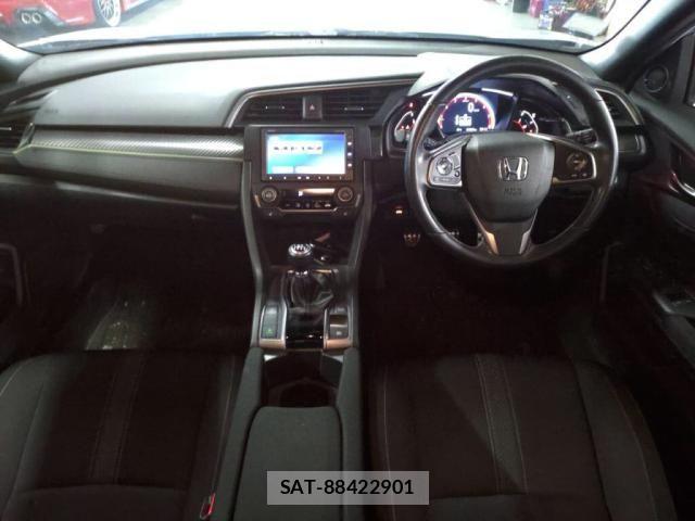 Honda CIVIC 2018-05 6814210-2