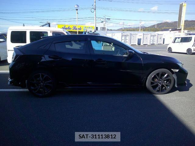 Honda CIVIC 2019-05 6903286-13