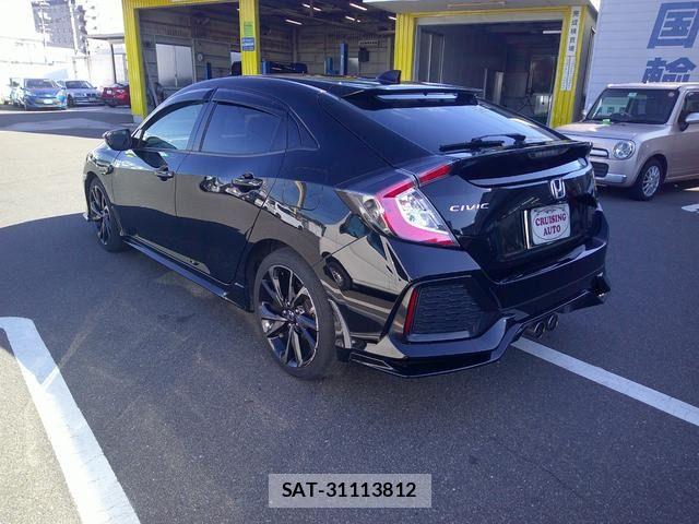 Honda CIVIC 2019-05 6903286-15
