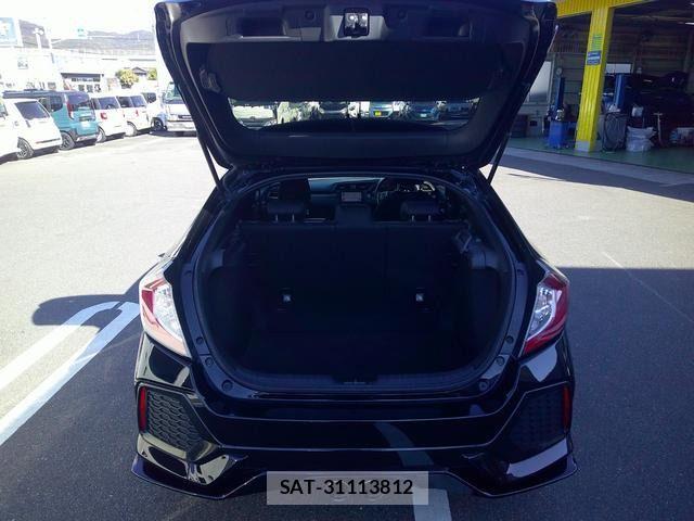 Honda CIVIC 2019-05 6903286-18