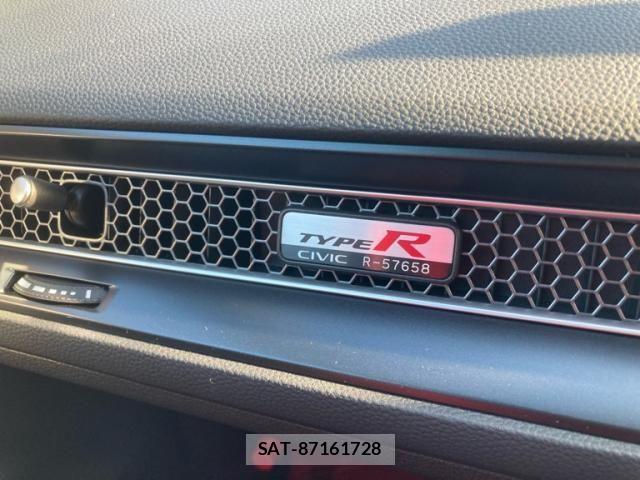 Honda CIVIC 2025-12 6992229-18