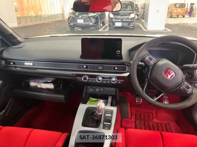 Honda CIVIC 2024-04 7020204-10