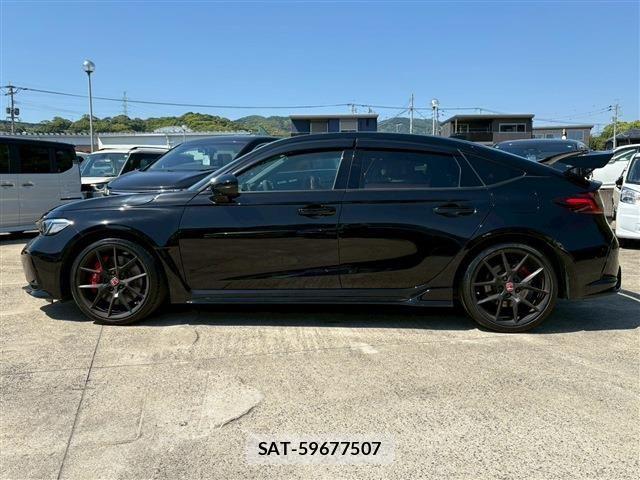 Honda CIVIC 2024-06 7020202-11