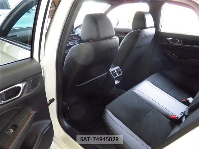 Honda CIVIC 2024-10 7057913-14