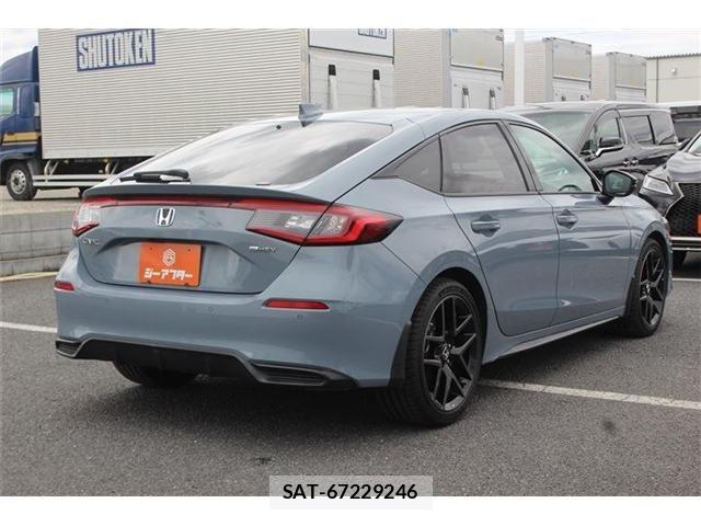 Honda CIVIC 2022-08 7271695-13