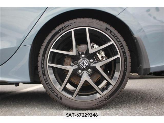 Honda CIVIC 2022-08 7271695-17
