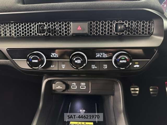 Honda CIVIC 2025-10 7453469-18