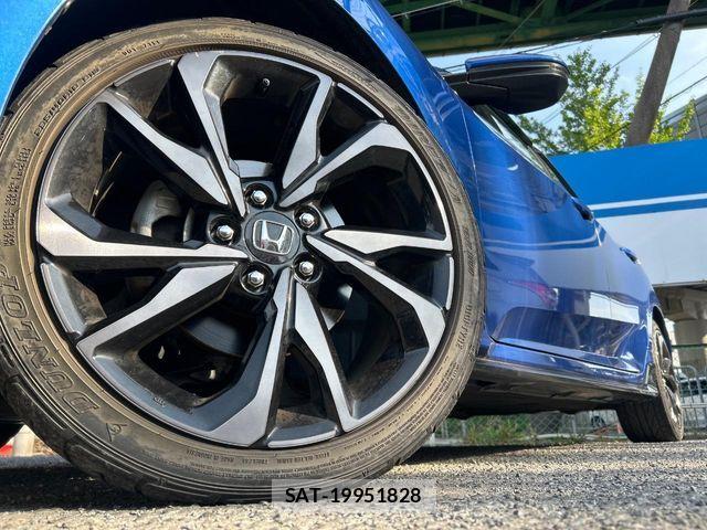 Honda CIVIC 2018-06 7499916-12