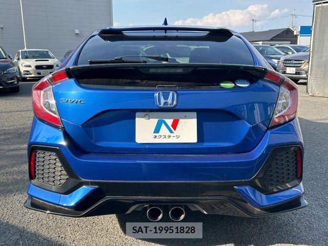 Honda CIVIC 2018-06 7499916-14