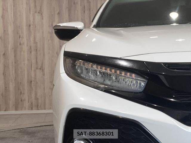 Honda CIVIC 2018-07 7615544-23