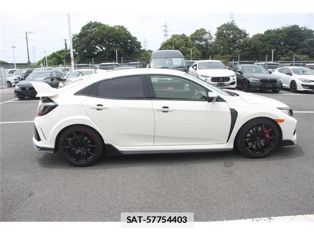 Honda CIVIC 2018-08 7721907-17