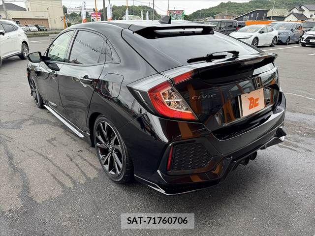 Honda CIVIC 2019-08 7783483-12