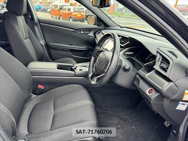 Honda CIVIC 2019-08 7783483-15