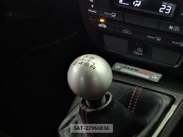 Honda CIVIC 2016-03 7875768-6