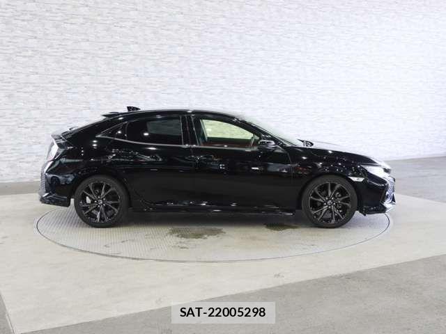 Honda CIVIC 2018-04 7875774-12