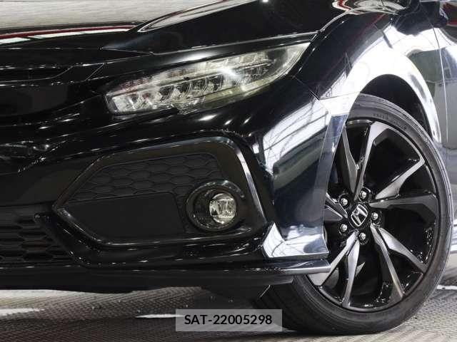 Honda CIVIC 2018-04 7875774-19