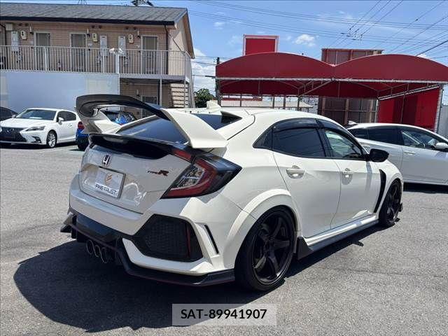 Honda CIVIC 2018-06 7875766-16