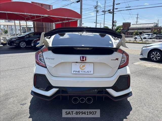 Honda CIVIC 2018-06 7875766-17