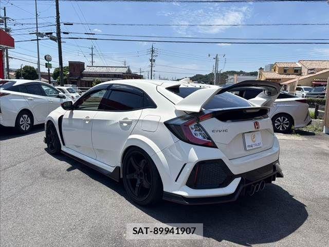 Honda CIVIC 2018-06 7875766-18