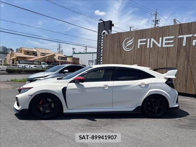 Honda CIVIC 2018-06 7875766-19