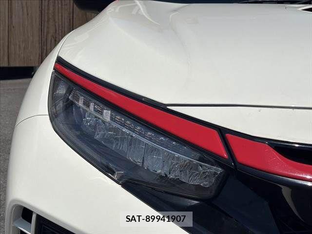 Honda CIVIC 2018-06 7875766-21