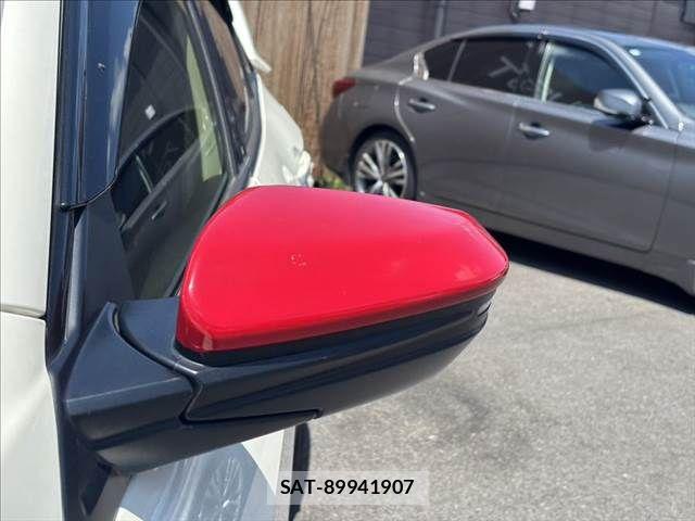 Honda CIVIC 2018-06 7875766-24