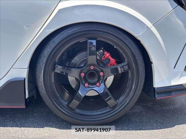 Honda CIVIC 2018-06 7875766-28