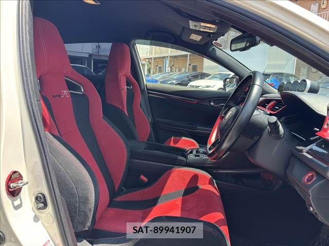 Honda CIVIC 2018-06 7875766-6