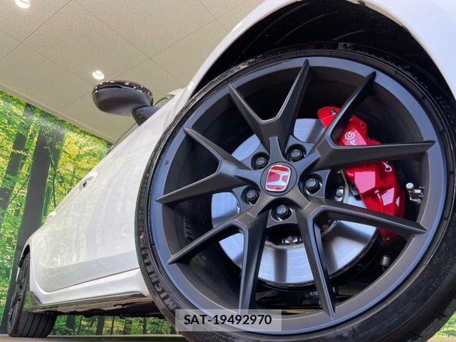 Honda CIVIC 2024-10 8034842-12