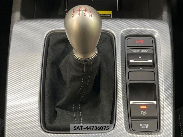 Honda CIVIC 2025-04 8034840-4