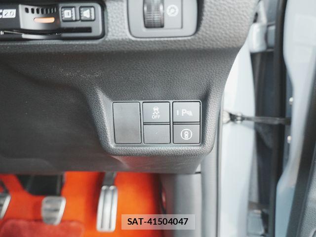 Honda CIVIC 2023-04 8073259-20
