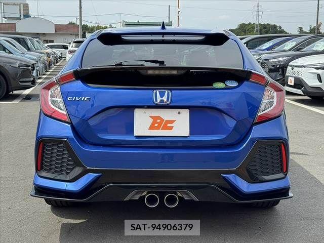 Honda CIVIC 2018-02 8073265-13