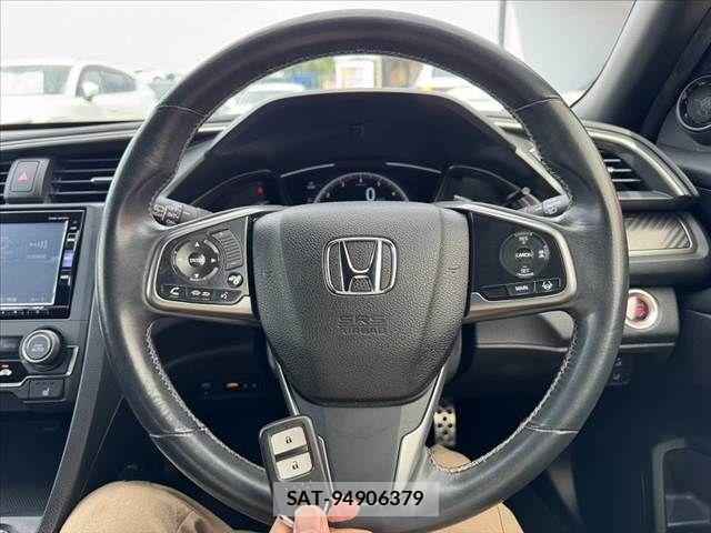 Honda CIVIC 2018-02 8073265-6