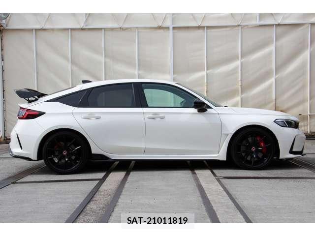 Honda CIVIC 2024-11 8098502-26