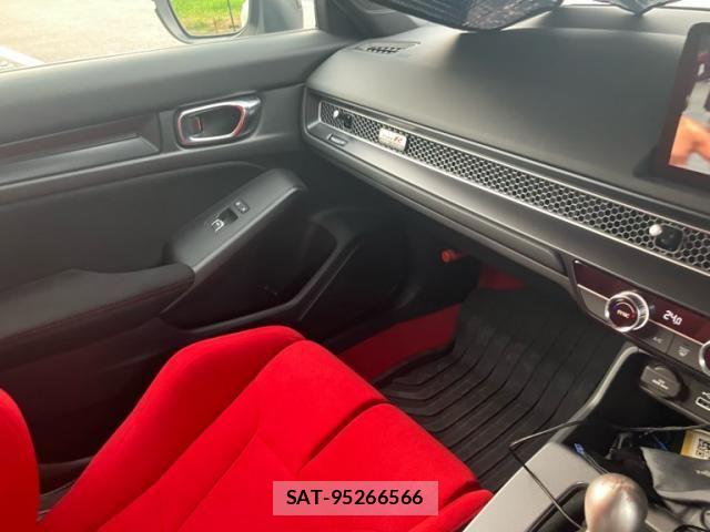 Honda CIVIC 2023-10 8098497-27
