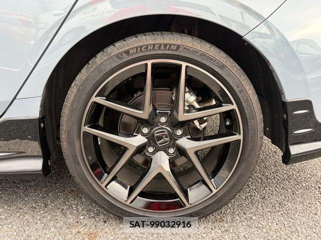Honda CIVIC 2023-06 8206865-28
