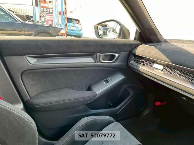 Honda CIVIC 2025-10 8206853-26