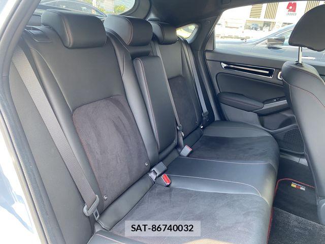 Honda CIVIC 2024-04 8206872-13