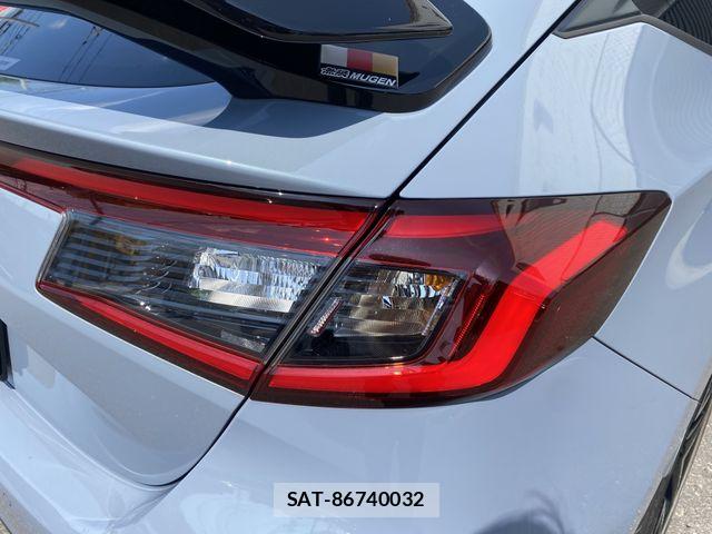 Honda CIVIC 2024-04 8206872-25