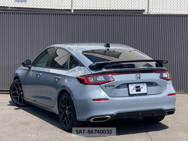 Honda CIVIC 2024-04 8206872-2