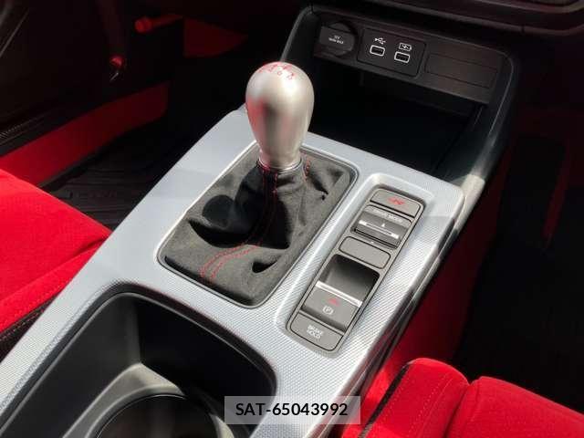 Honda CIVIC 2024-10 8206855-20
