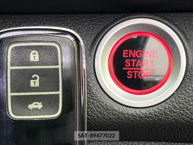 Honda CIVIC 2019-02 8206877-6