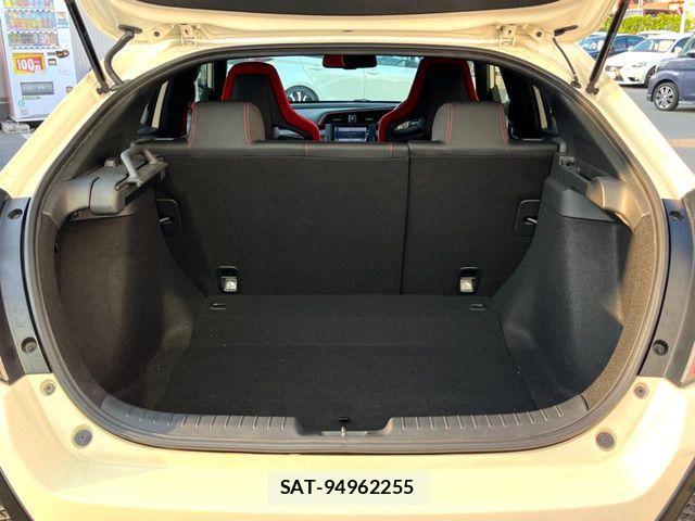 Honda CIVIC 2018-11 8206862-9