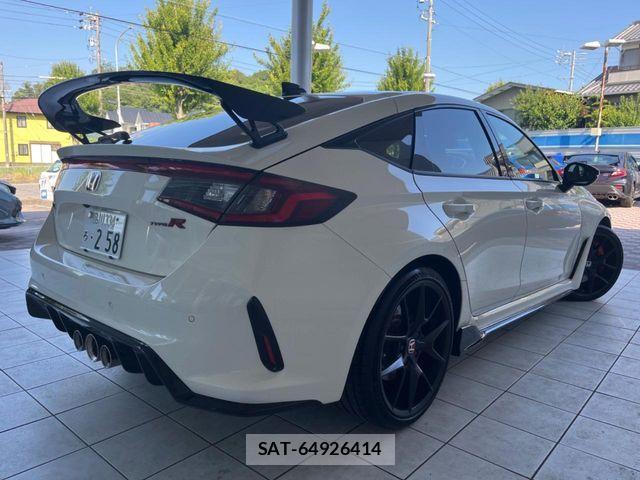 Honda CIVIC 2025-02 8229262-17