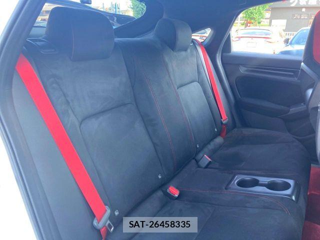 Honda CIVIC 2025-11 8229260-8