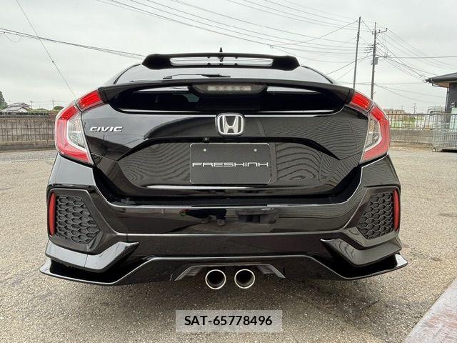 Honda CIVIC 2019-08 8244845-9
