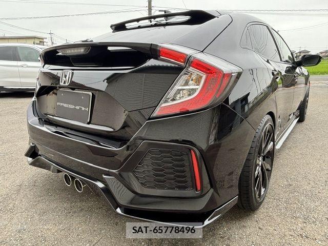 Honda CIVIC 2019-08 8244845-10