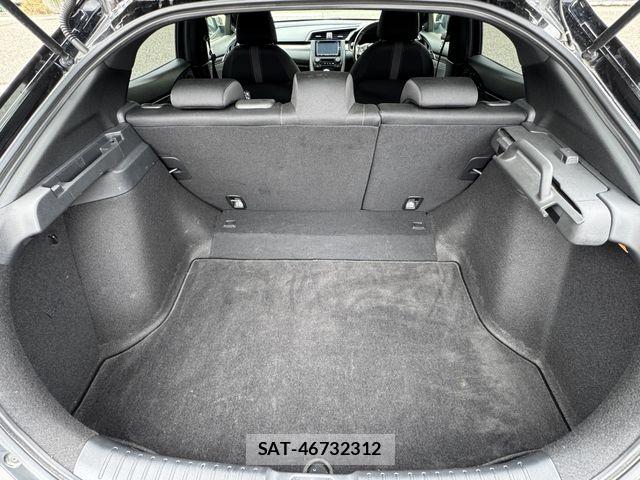 Honda CIVIC 2018-05 8313709-15