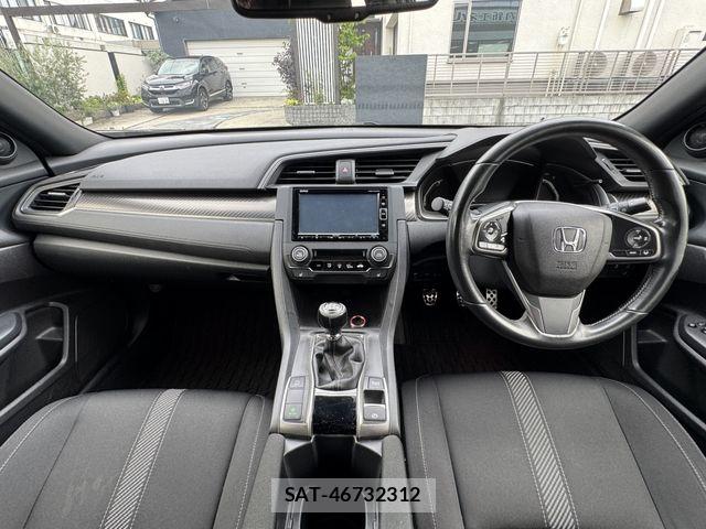 Honda CIVIC 2018-05 8313709-1